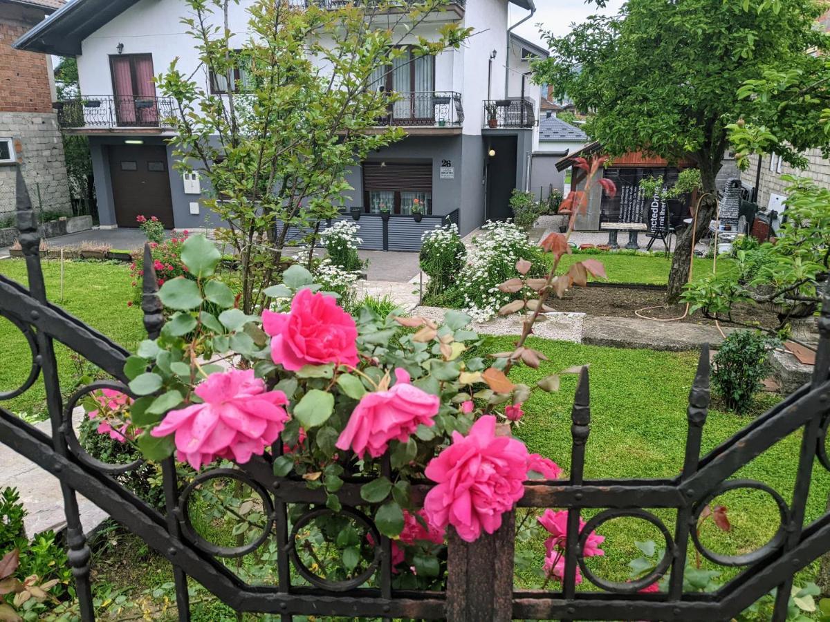 Apartmani Hrastik Bihać エクステリア 写真